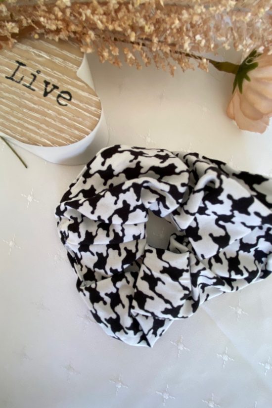 Houndstooth Scrunchie