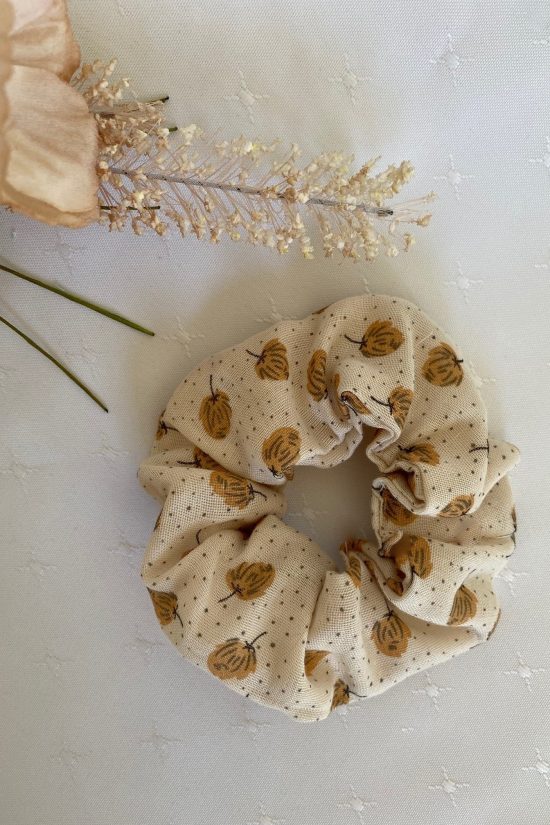 Neutral Buds Scrunchie