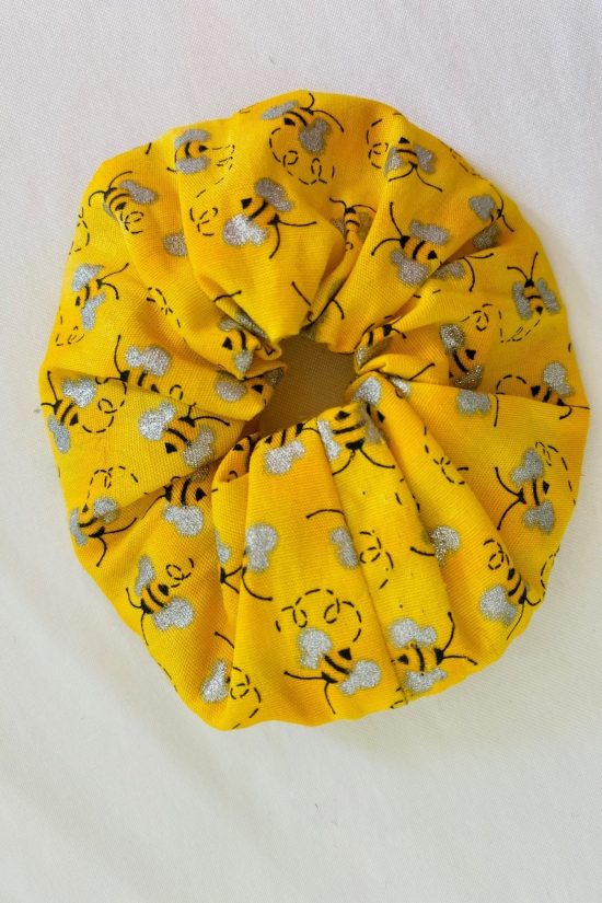 Small Scrunchie Bee Kind - Image 3