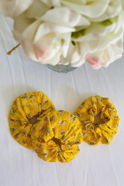Small Scrunchie Bee Kind