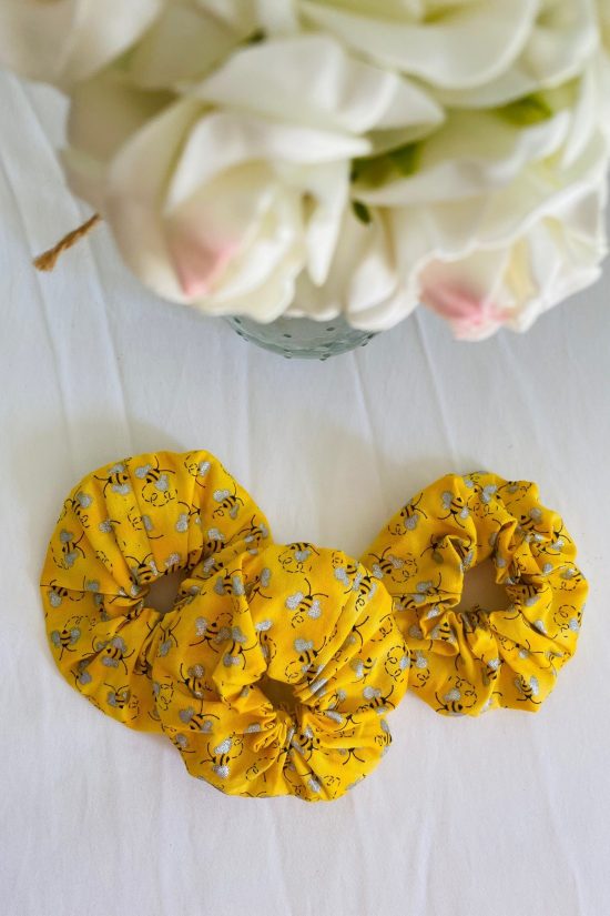 Small Scrunchie Bee Kind