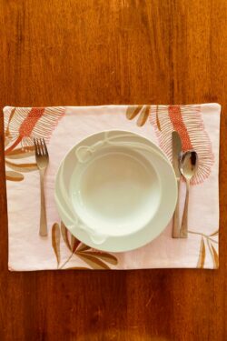 Placemat Pink Callistemon