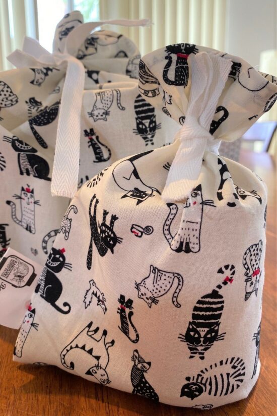 Reuseable Gift Bag Cartoon Cats - Image 4