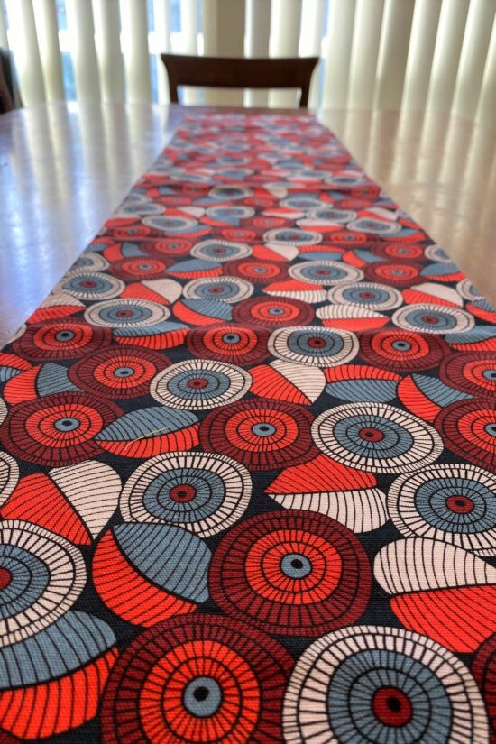 Table Runner Navy Gumnuts - Image 2