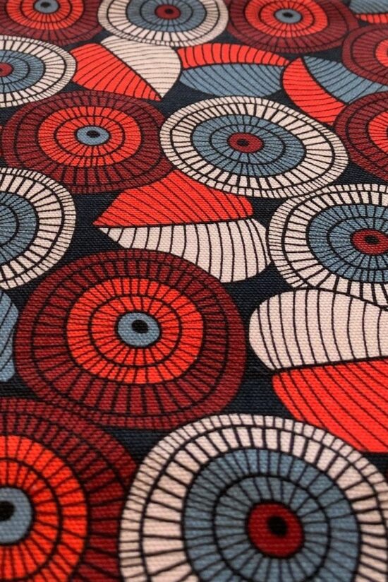 Table Runner Navy Gumnuts - Image 3