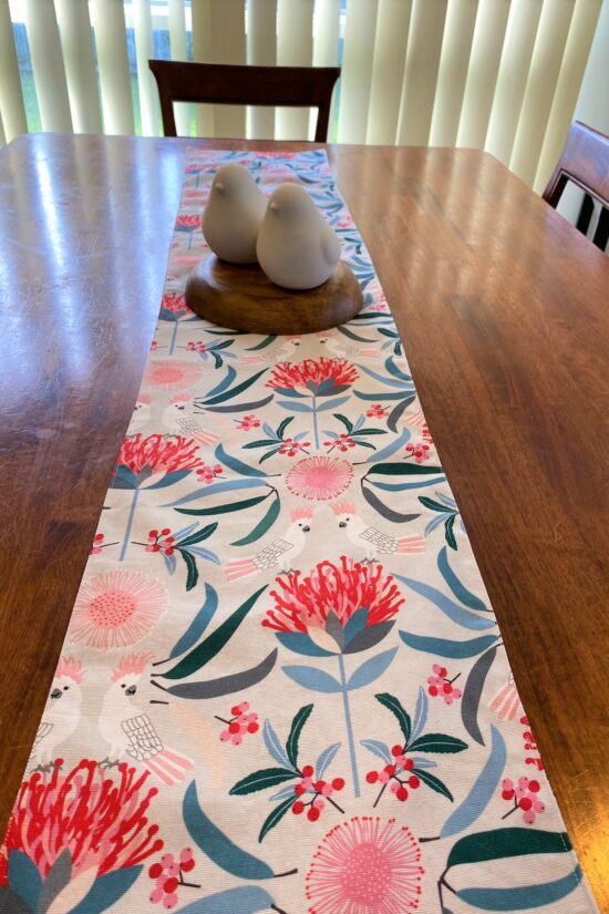 Table Runner Pink Cockatoos - Image 2