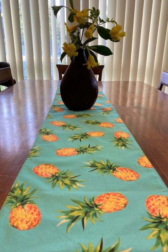 Table Runner Pineapples - Image 3