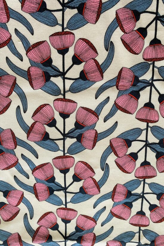 Table Runner Pink Gumnuts - Image 2