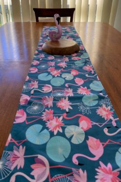 Table Runner Flamingos