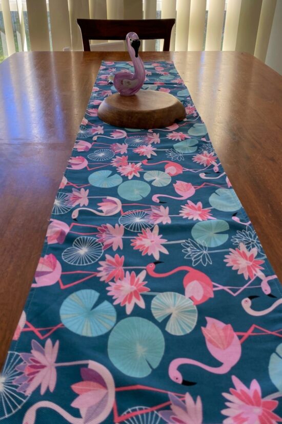 Table Runner Flamingos