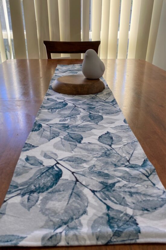 Table Runner Frosted Leaves - Image 3