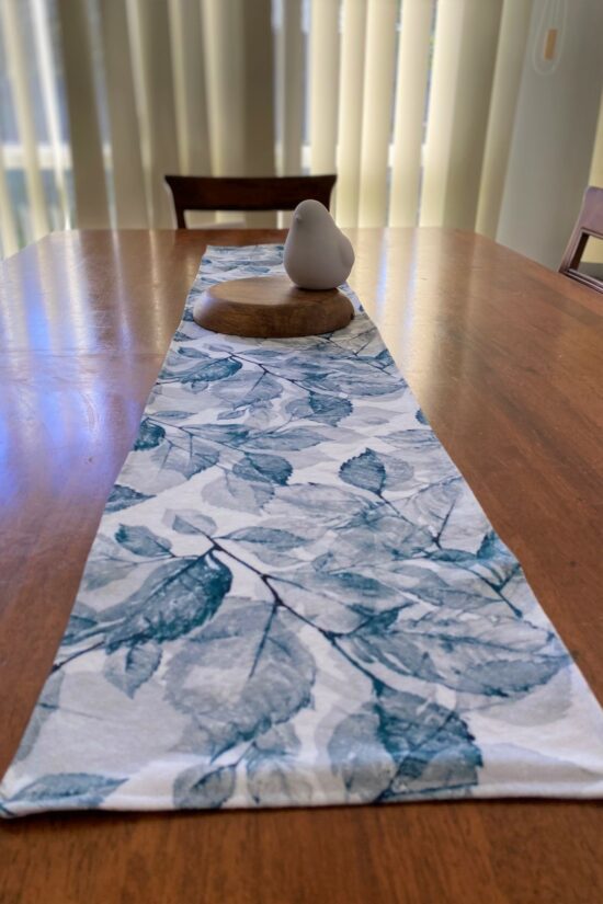 Table Runner Frosted Leaves
