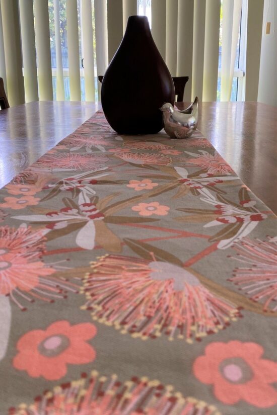 Table Runner Taupe Penda