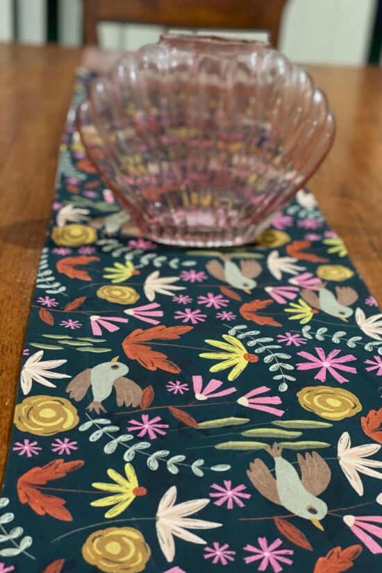 Table Runner Birds and Flowers - Image 2