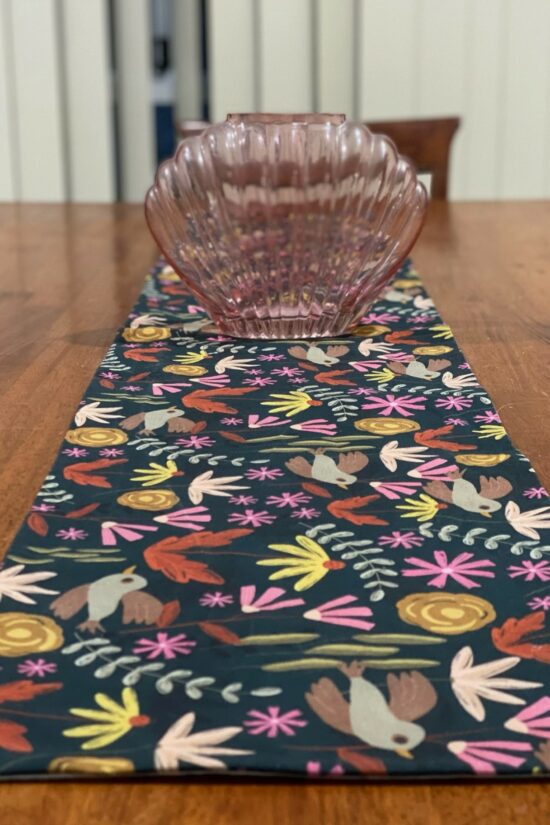 Table Runner Birds and Flowers - Image 3